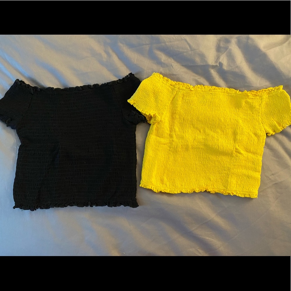 Two Off the shoulder stretchy tops 👚